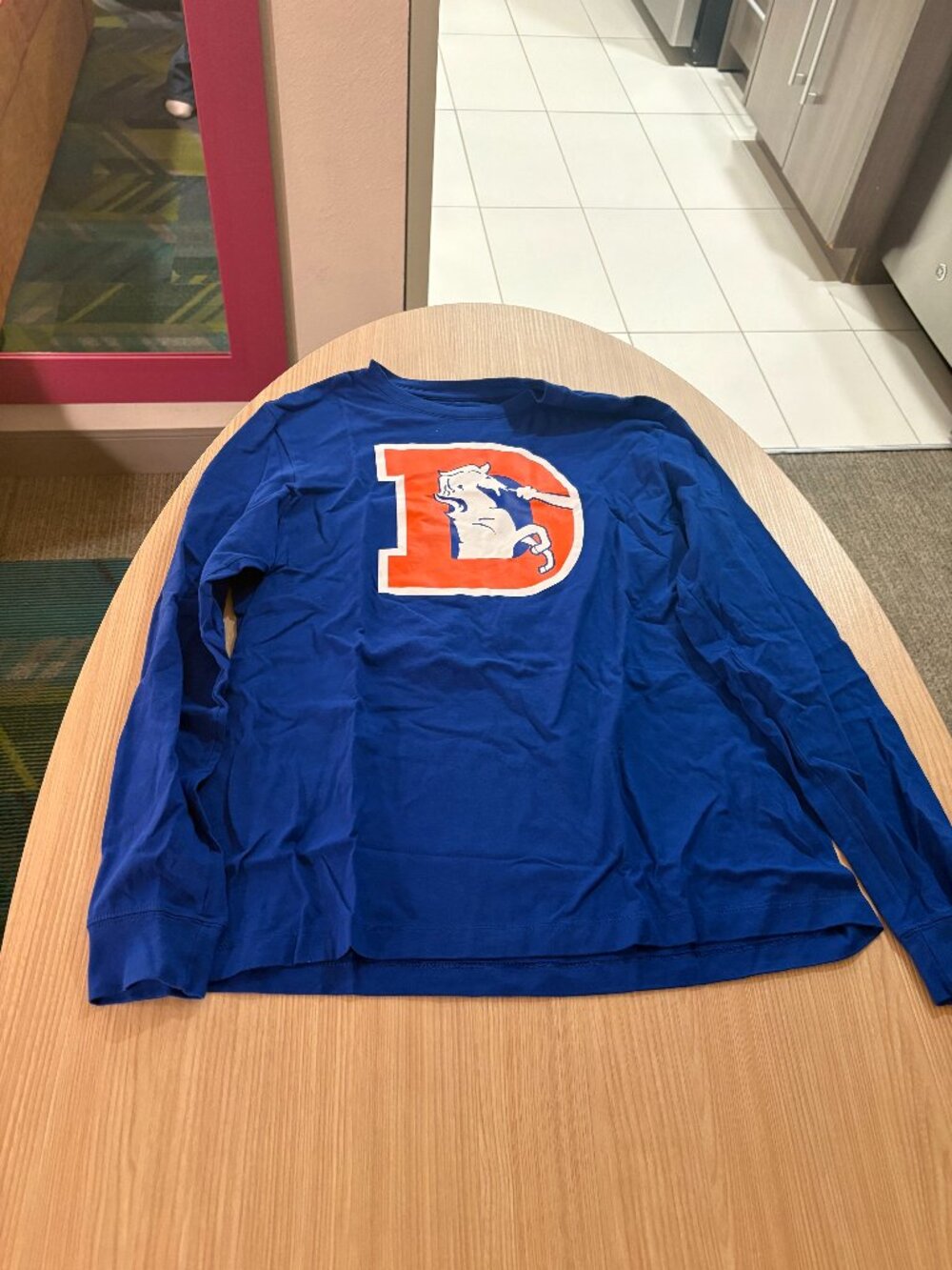 Denver Broncos Blue T Shirt Adult Medium Long Sleeve Nike Vintage D Logo NFL